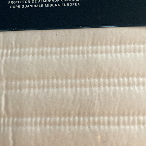 Ralph Lauren (2) white Euro Shams - Picture 6 of 6